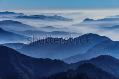 Fototapeta Pejzaż górski w niebieskich barwach