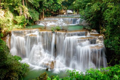 Fototapeta Tropikalny wodospad kaskadowy