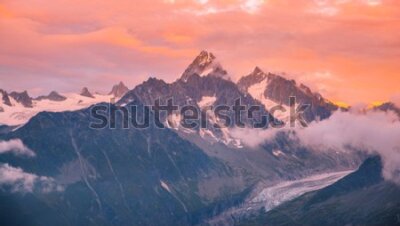 Fototapeta Zaśnieżone góry o zachodzie słońca